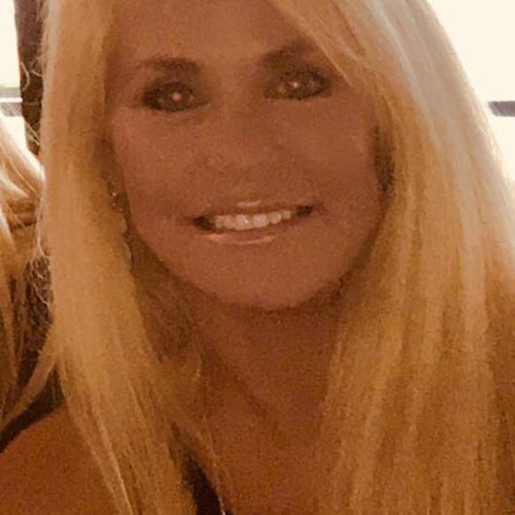 Meet your Posher, Janet - Picture 1 of 1